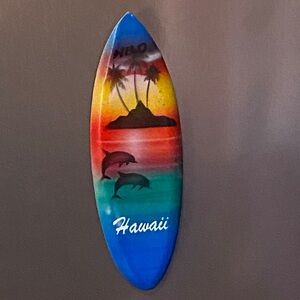 NWT Rainbow Hilo Hawaii Surfboard Magnet with Palm Trees & Dolphins